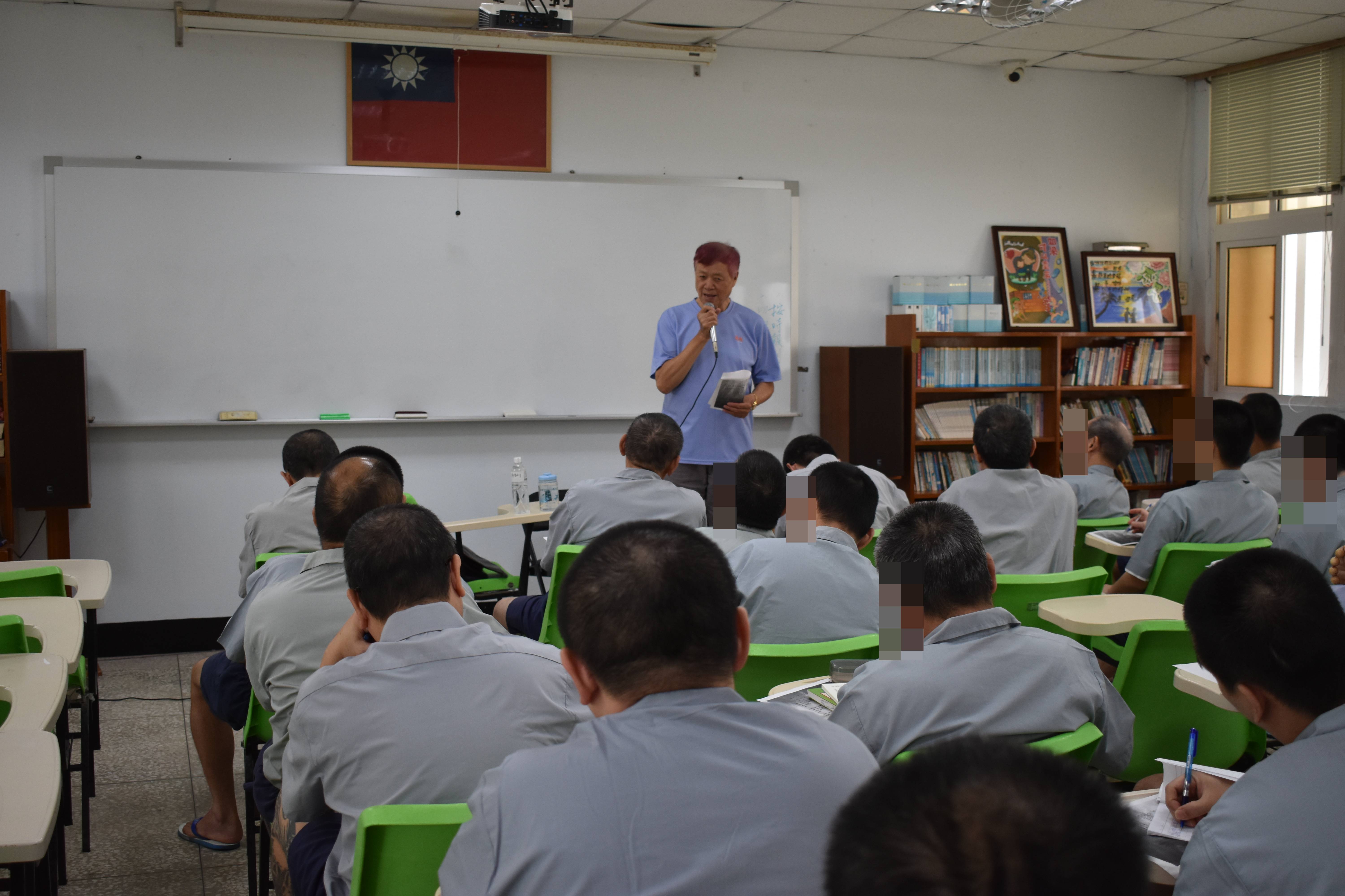 謝聰明老師寫作班上課